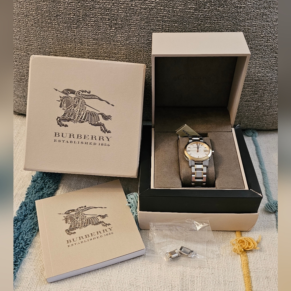 Burberry Watch BU 9115 EUC